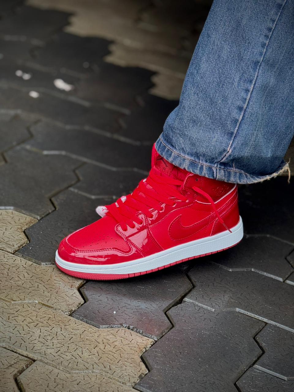 Air Jordan 1 Mid SE Glossy